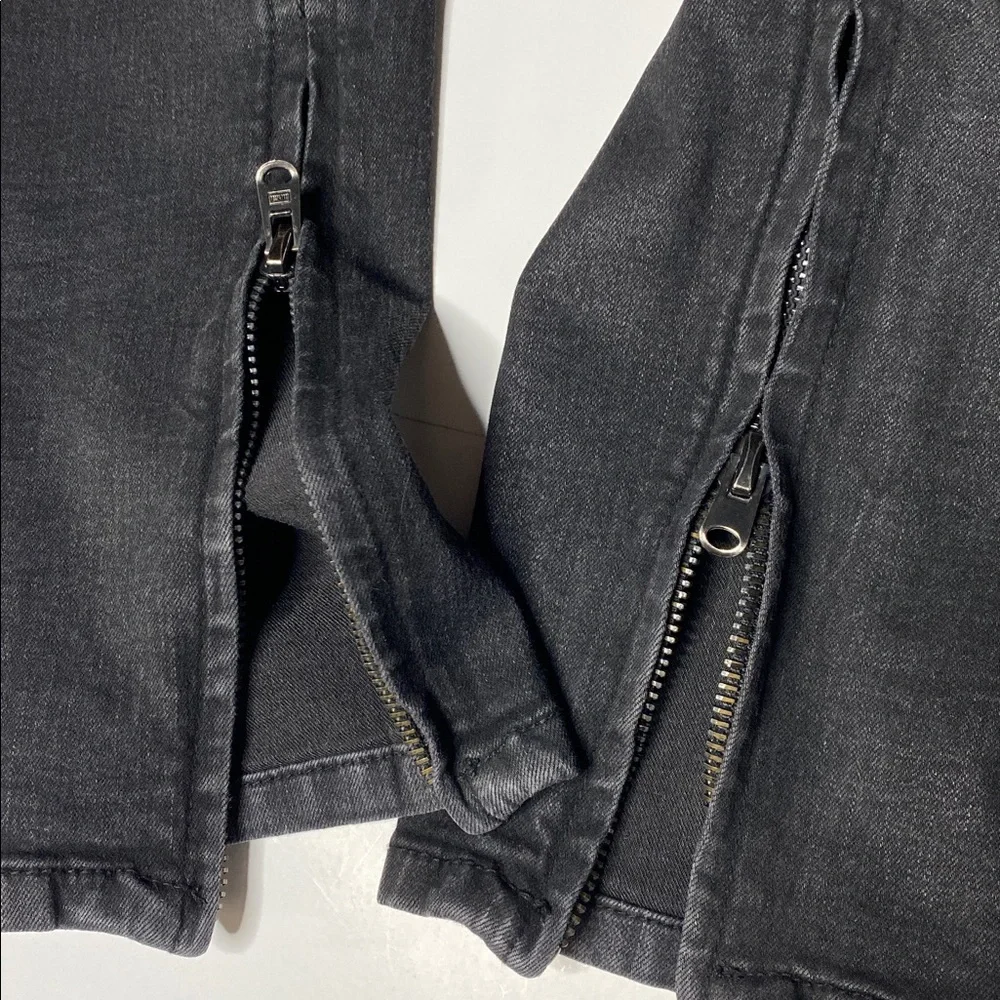 MNML Black Skinny’s - Picture 10 of 11